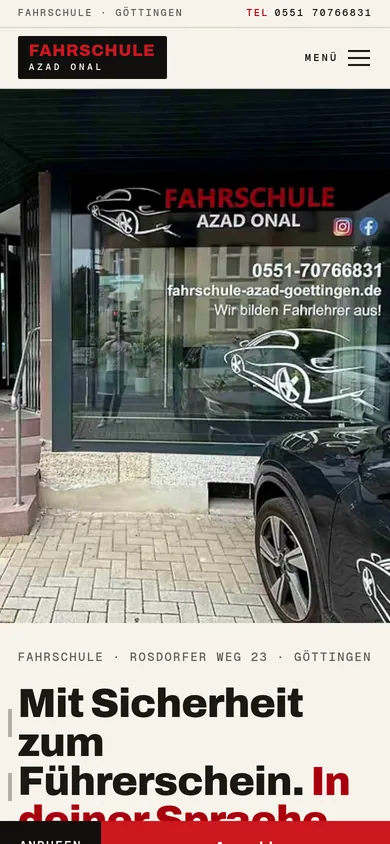 Die von uns gebaute Seite fahrschule-azad-goettingen.de auf dem Handy, Fahrschule in Göttingen.